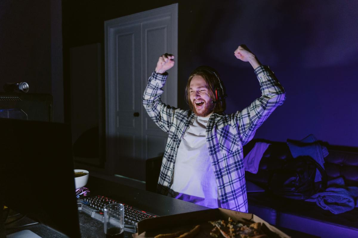 streamer is living